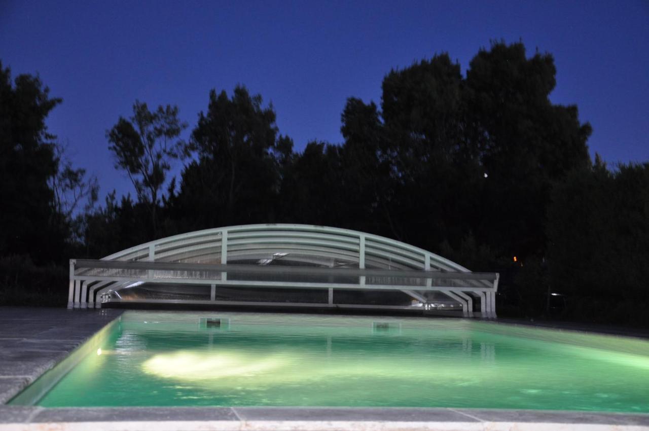 לינה וארוחת בוקר Entraigues-sur-la-Sorgue La Ferme De Tonton Jules Et Mame Julia מראה חיצוני תמונה