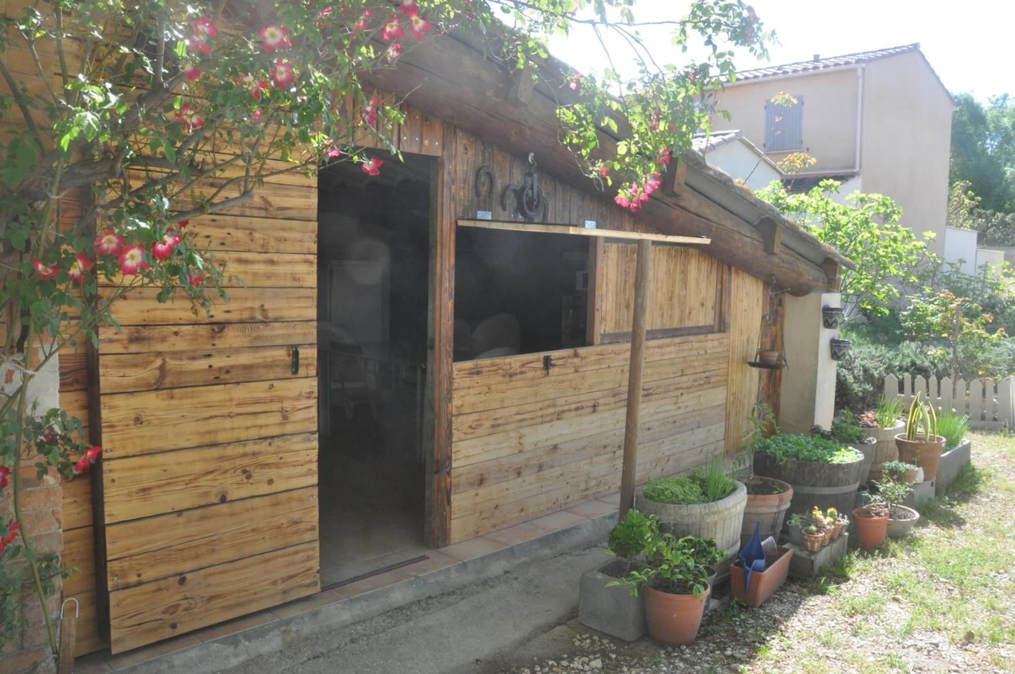 לינה וארוחת בוקר Entraigues-sur-la-Sorgue La Ferme De Tonton Jules Et Mame Julia מראה חיצוני תמונה